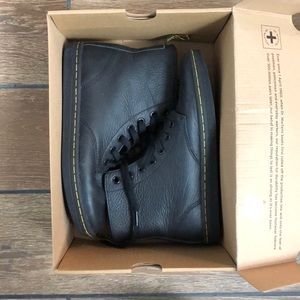 Dr. Martens Leyton ankle boot size 7
